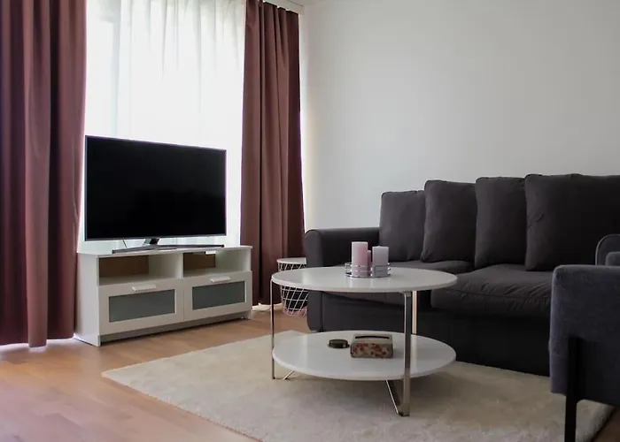 Modern Apartment With Sauna, Near Transit Hub/Dixi