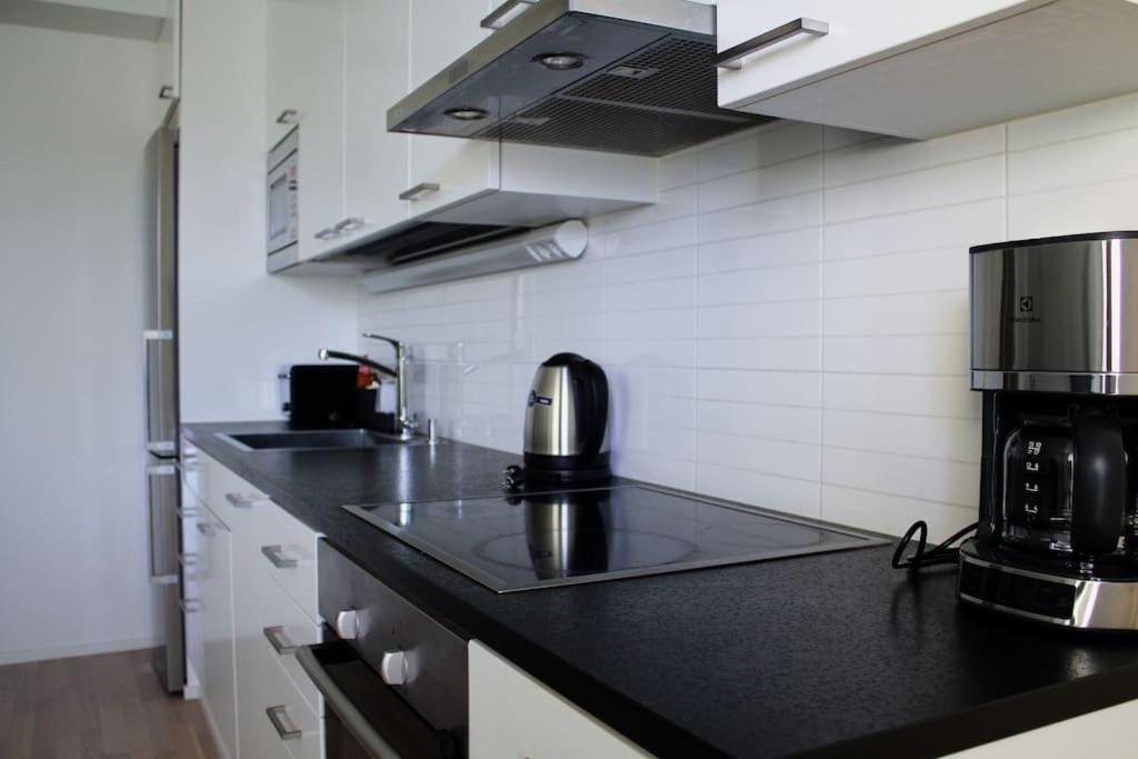 Modern With Sauna, Near Transit Hub/dixi *