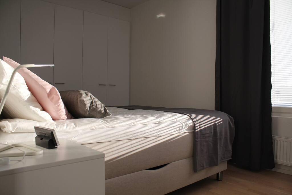 Modern With Sauna, Near Transit Hub/dixi Apartment