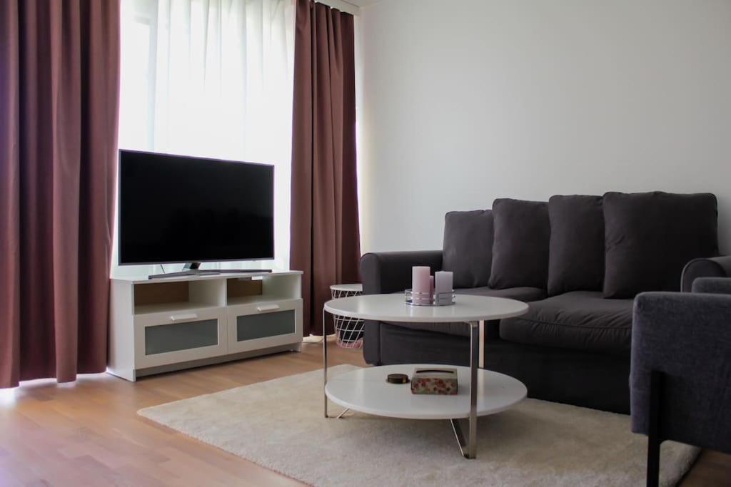 Modern With Sauna, Near Transit Hub/dixi *