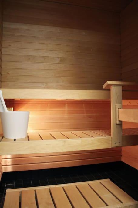 Apartment Modern With Sauna, Near Transit Hub/dixi *