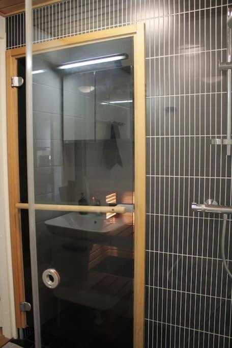 Modern With Sauna, Near Transit Hub/dixi Apartment *