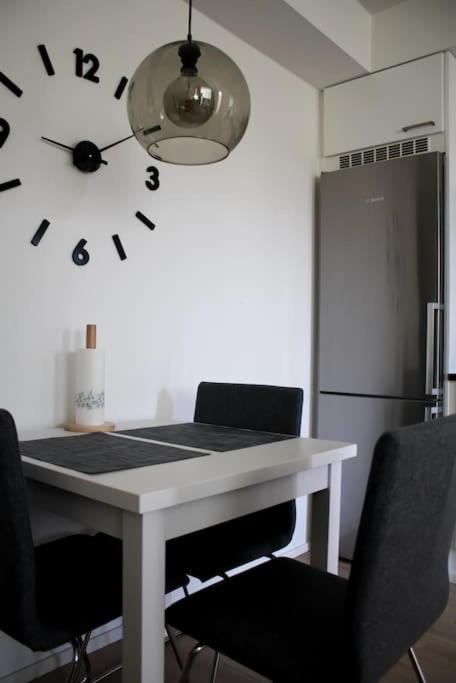 Modern With Sauna, Near Transit Hub/dixi