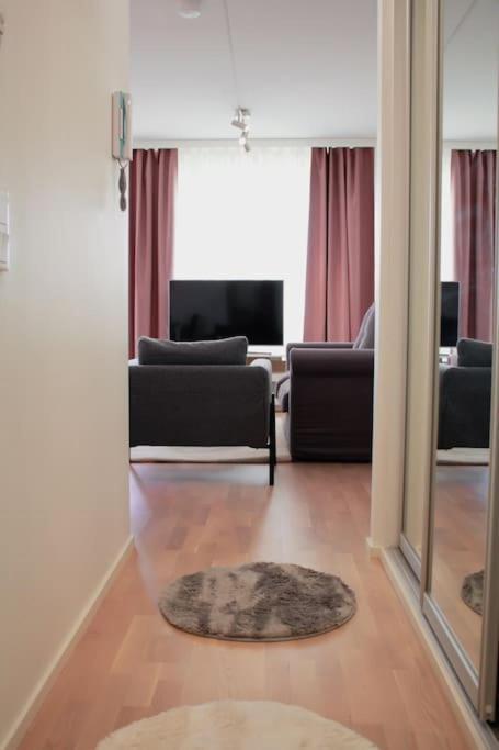 Modern With Sauna, Near Transit Hub/dixi Apartment